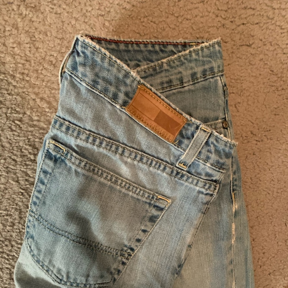 Distressed light wash Tommy Hilfiger Jeans - Picture 5 of 5